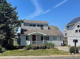 56 New Shore Rd, Waterford, CT 06385