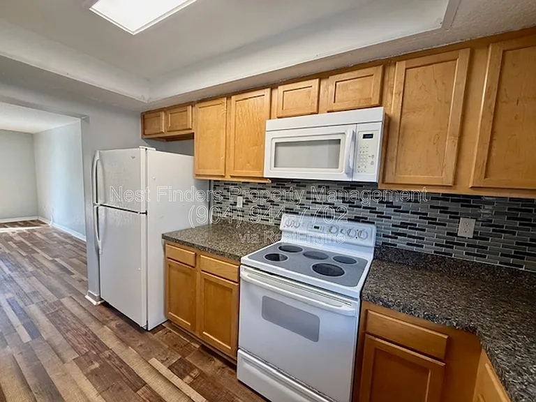 11406 Bedford Oaks Dr — Photo 5