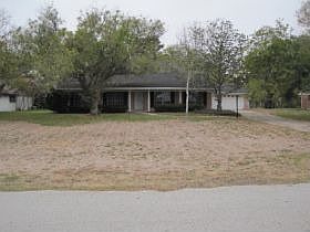 1st image of 15 Roseland Dr