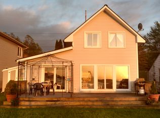 397 E Shore Dr, Whitmore Lake, MI