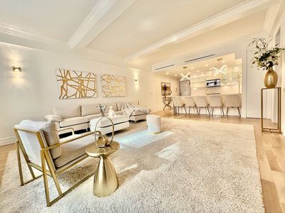 140 W 58th St APT 7B, New York, NY, 10019