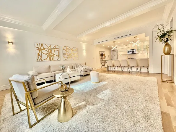 140 W 58th St APT 7B, New York, NY 10019