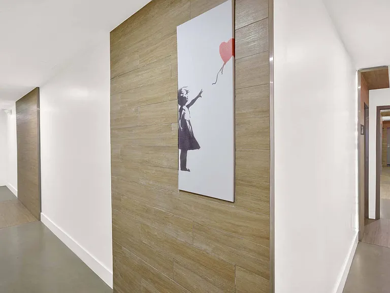 Westwood Riviera Apartments — Photo 31