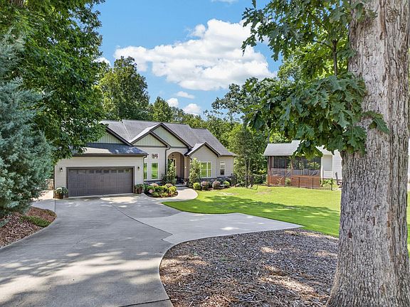 4th image of 221 Foxhound Rd