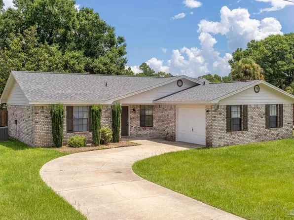 10730 Willow Lake Dr, Pensacola, FL 32506