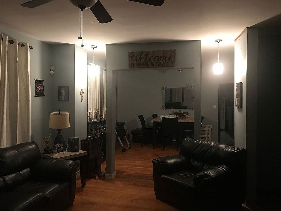 Living/dining room 