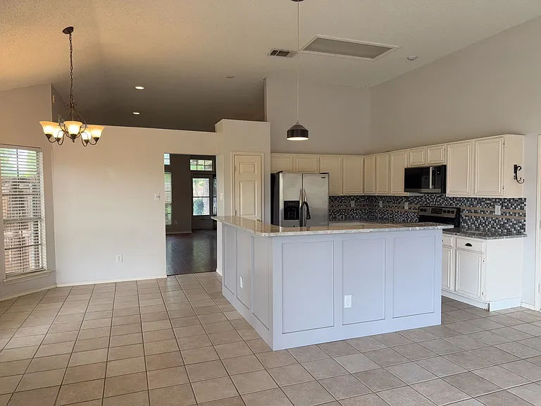 9701 Concord Dr — Photo 2
