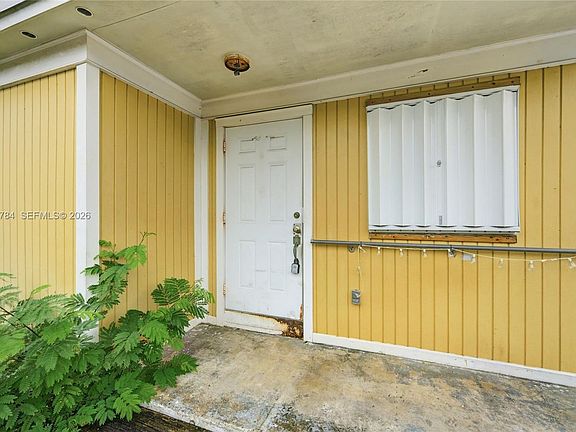 4th image of 16970 SW 104th Ave