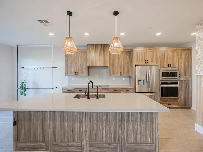142 E Hearne Way — Photo 10