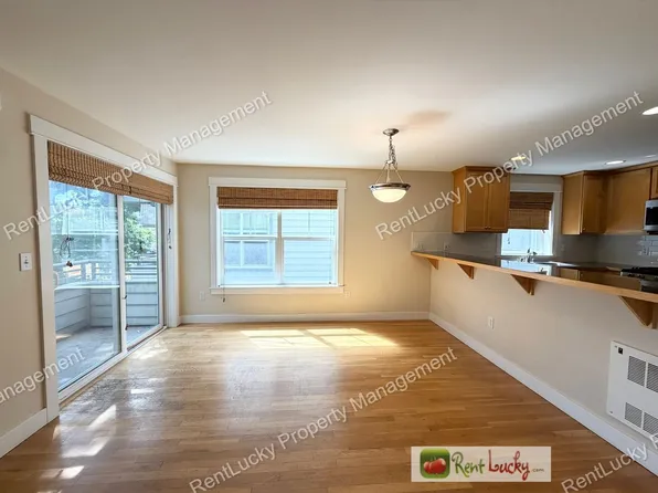 2652 NW 56th St, Seattle, WA 98107
