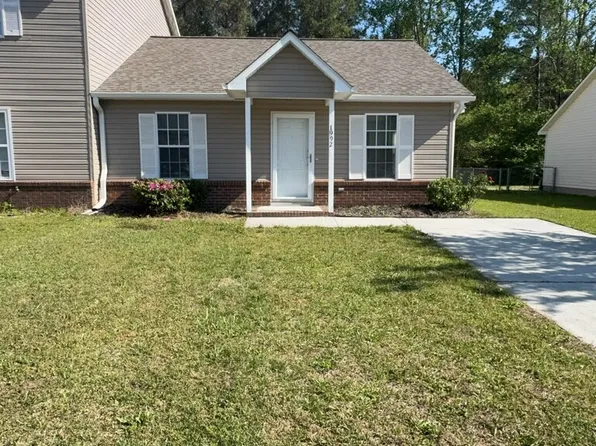 1992 W Brandymill Ln, Jacksonville, NC 28546