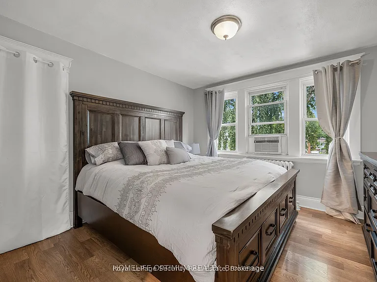 35 Bayfield Ave — Photo 12