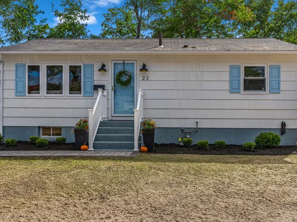 22 Brookside Rd, Rockland, MA 02370