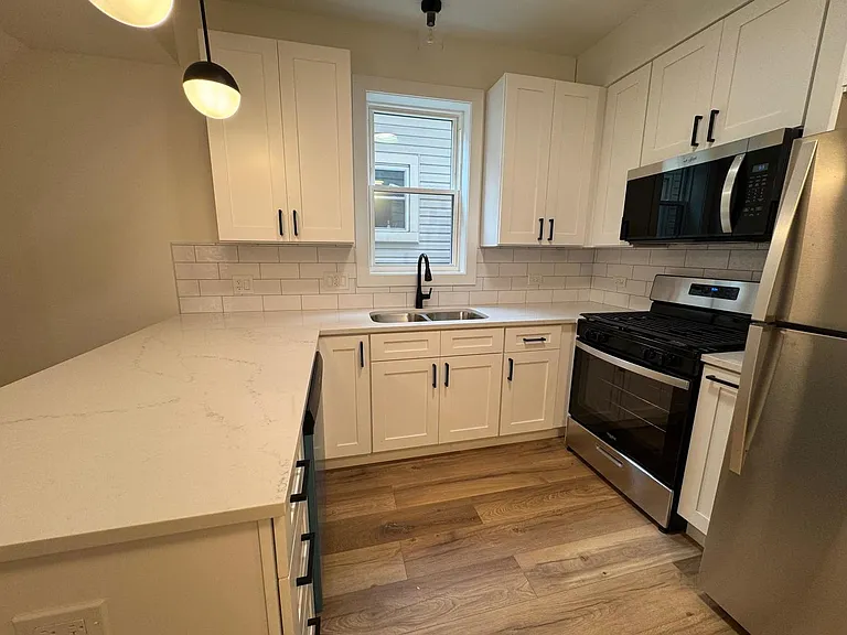 2522 W Charleston St #2 — Photo 7