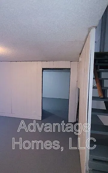 711 N 70th Ter — Photo 17