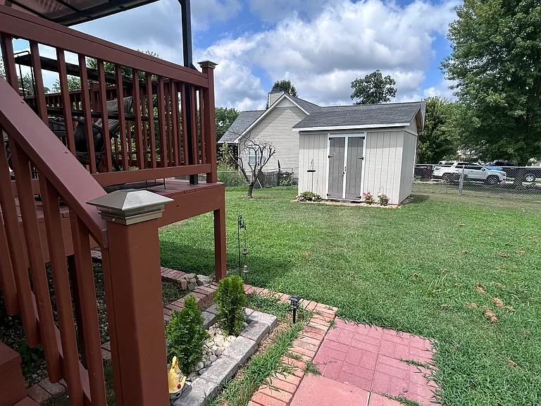 1030 Woodland Dr — Photo 5