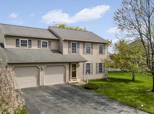 245 Pebble Beach Dr, Mount Wolf, PA