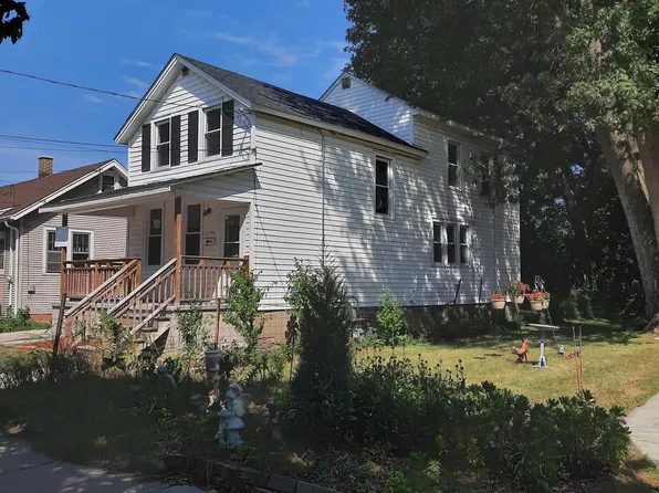 1219 The Strand, City Of Waukesha, WI 53186