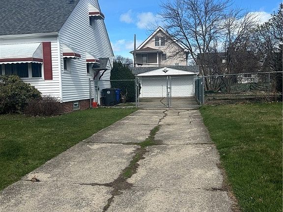 3rd image of 19417 Muskoka Ave
