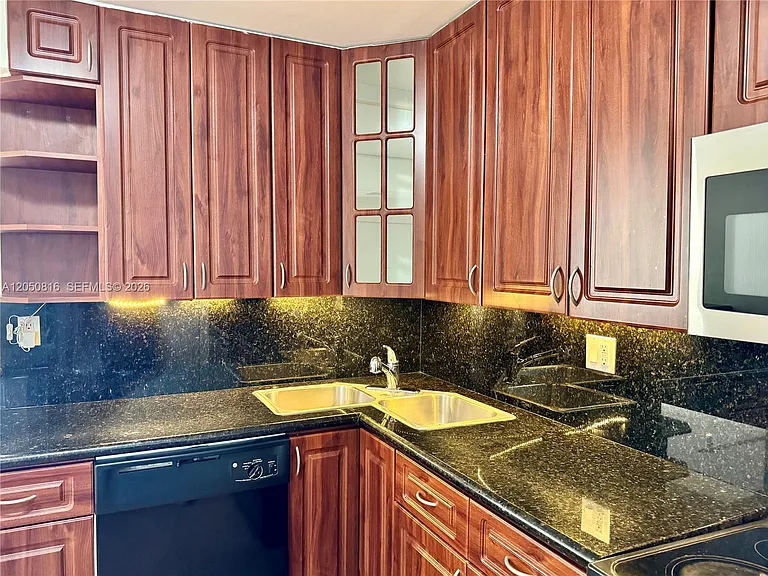 2780 NE 183rd St #2012 — Photo 9