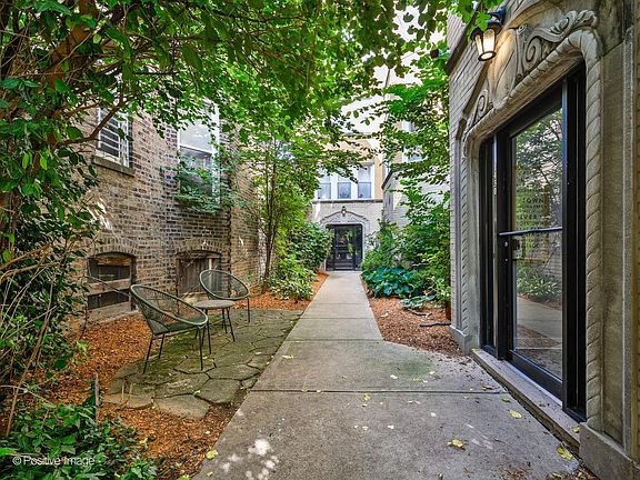 2nd image of 1430 N Maplewood Ave APT 201