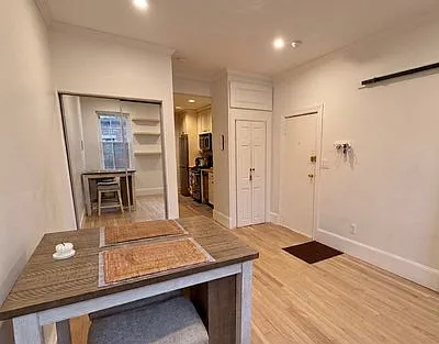 1 bed, 426 sqft, $3,200 — Photo 2