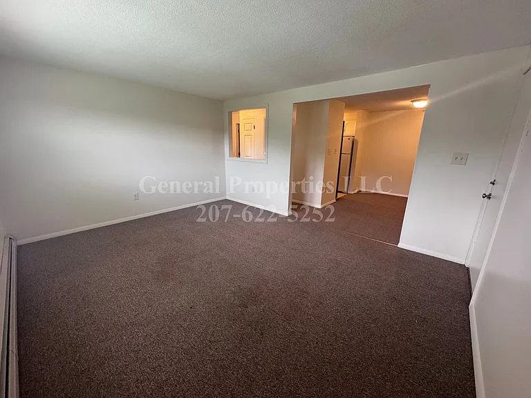 592 Riverside Dr — Photo 3