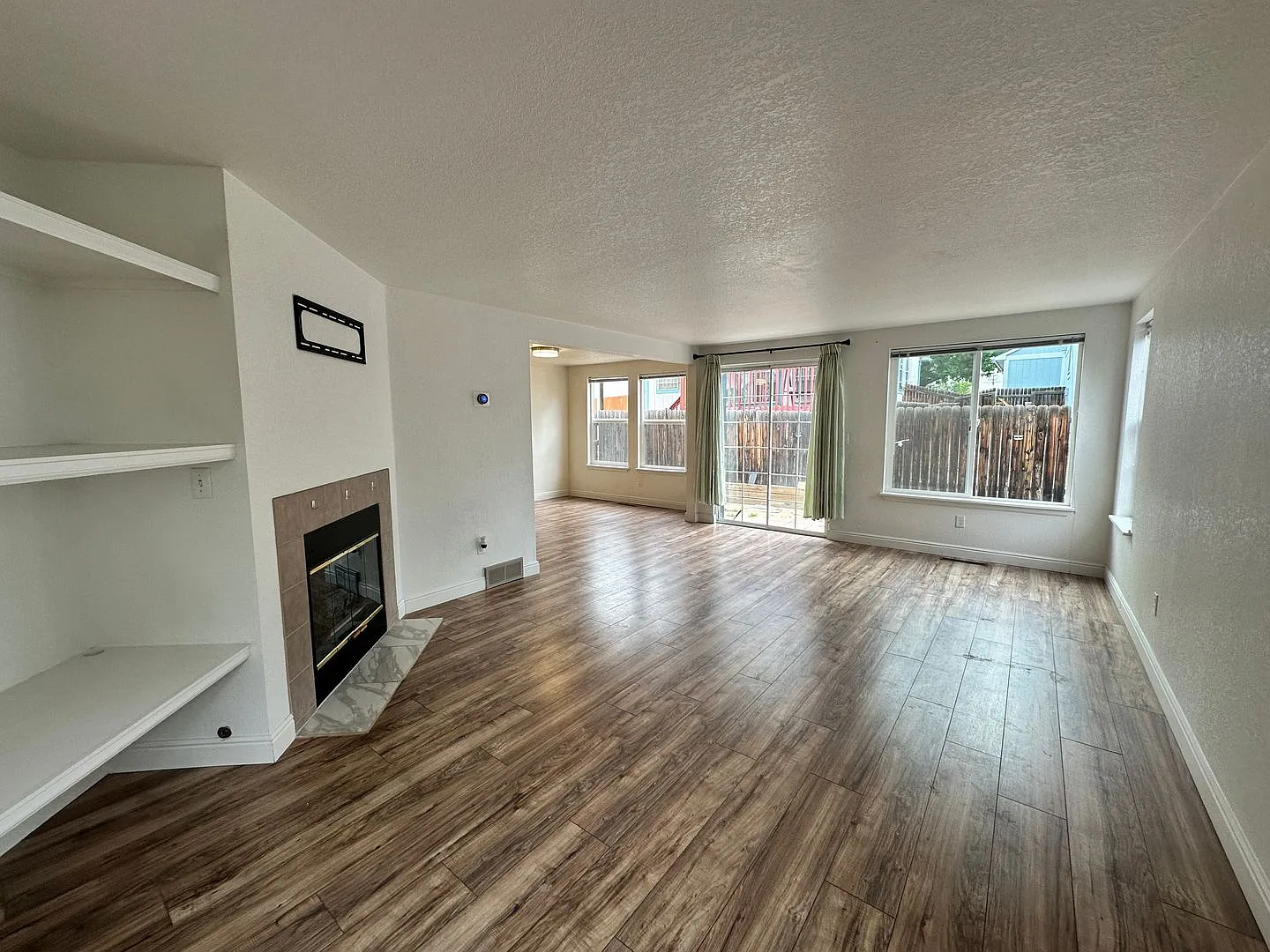 Single Family in Westminster for Rent — Photo 2