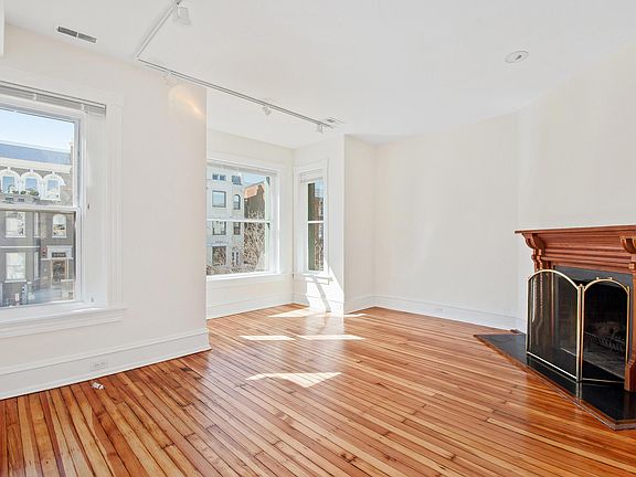 Large Bright Living Room