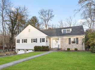 19 Genesee Trl, Harrison, NY 10528