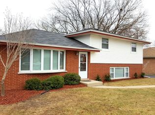 8417 Neenah Ave, Burbank, IL