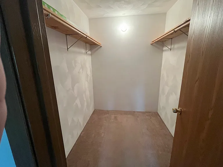 217 W Warnock St — Photo 8