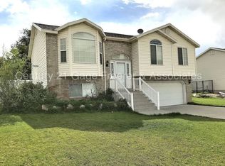 891 W 1350 N, Clinton, UT 84015