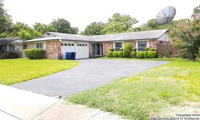 1st image of 4835 Dellcrest Dr