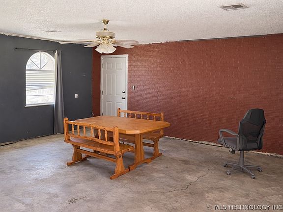 3rd image of 181 Denver Rd
