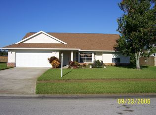 966 Pine Walk Ct NE, Palm Bay, FL 32905