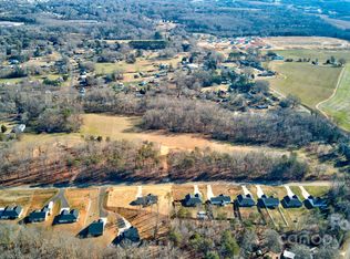 911 Westminster Dr, Statesville, NC 28677