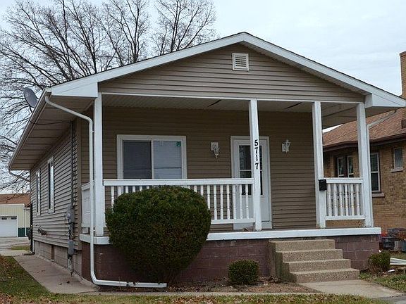 3rd image of 5717 White Oak Ave