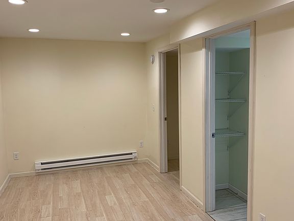 5th image of 2550 University Ave NE APT 3