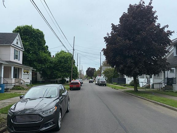 5th image of 1044 W 27th St