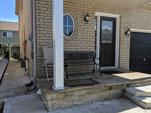 2nd image of 22 Pauline Cres