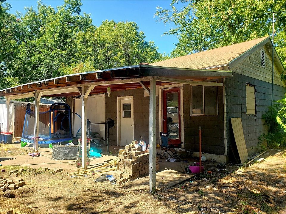 1st image of 308 Pemberton Dr