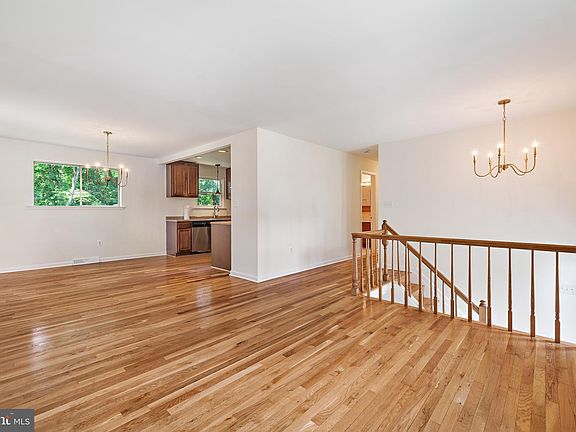 4th image of 654 Kensington Ave