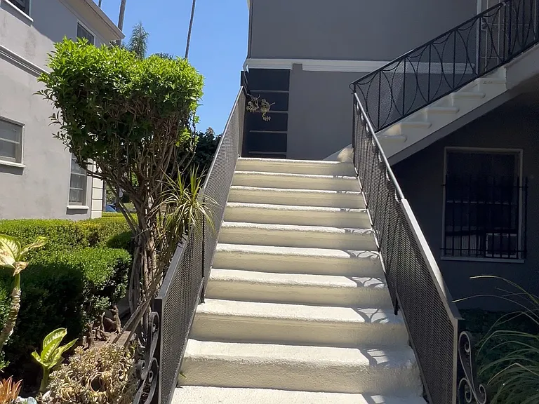 131 N Catalina St #133 — Photo 3
