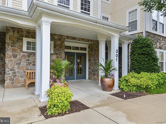 2nd image of 301 High Gables Dr APT 407