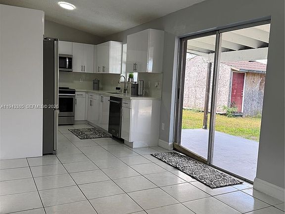 3rd image of 14285 SW 287th St