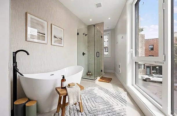 Bathroom, photo 1