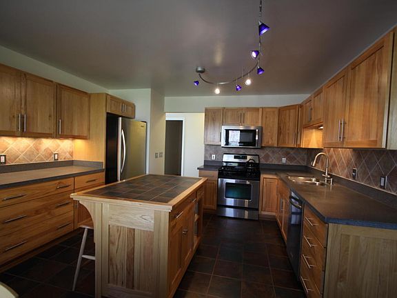 5th image of 2209 Moulton Ave