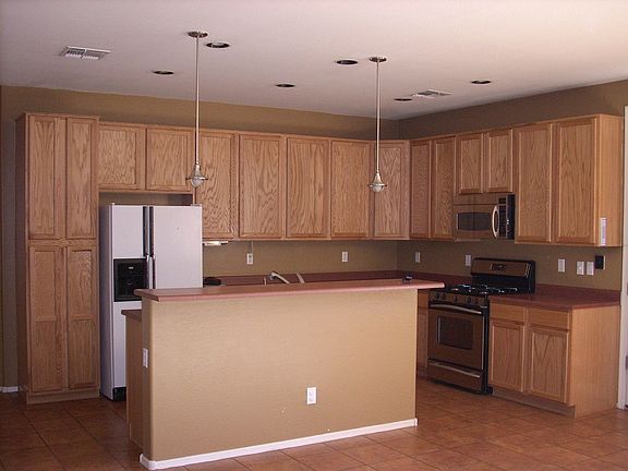 4th image of 43353 W Delia Blvd