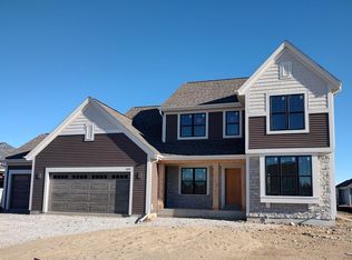 1474 Fairwinds Blvd, Mukwonago, WI 53149